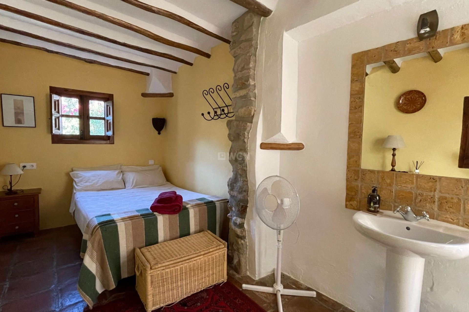 Reventa - Villa - Villanueva de Tapia - Inland