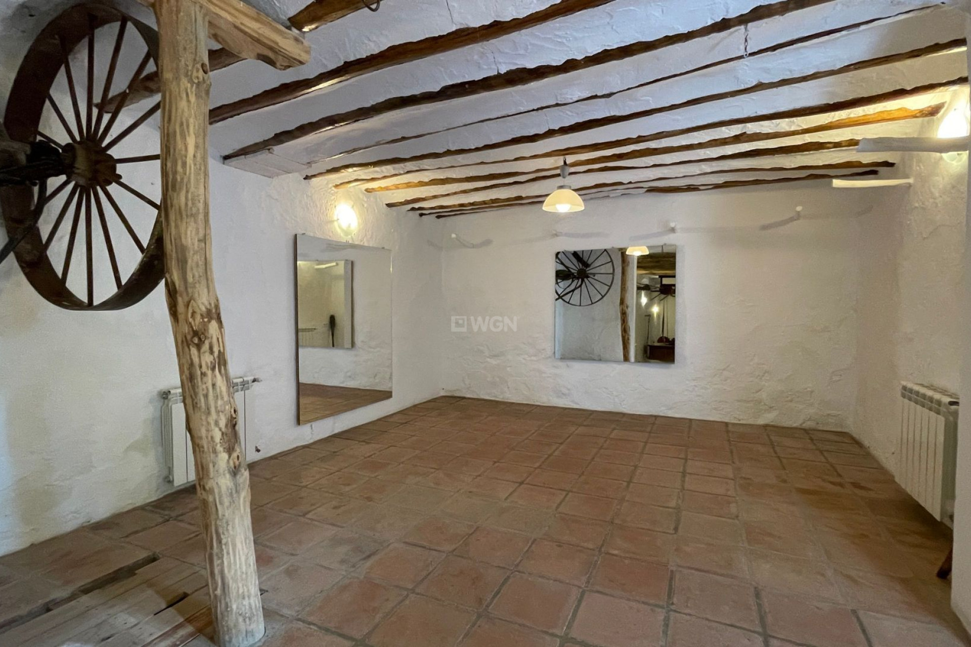 Reventa - Villa - Villanueva de Tapia - Inland