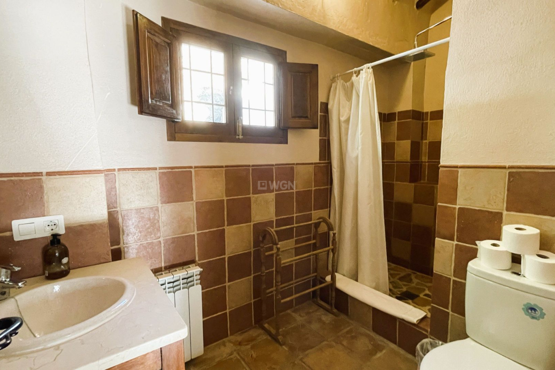 Reventa - Villa - Villanueva de Tapia - Inland