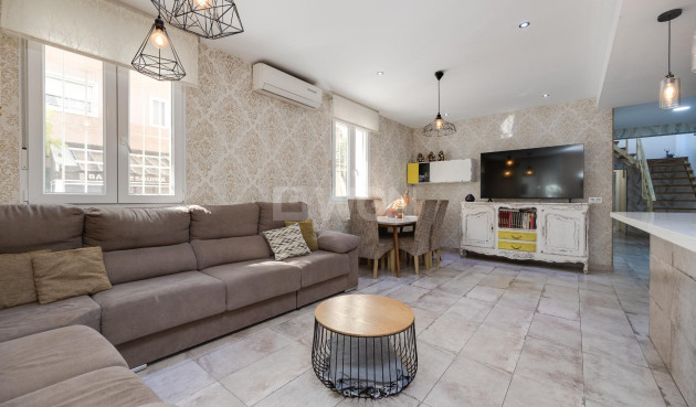 Stadthaus - Wiederverkauf - Torrevieja - 65359