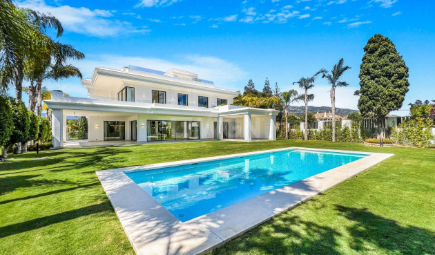 Villa - Obra nueva - Marbella - Lomas De Marbella Club