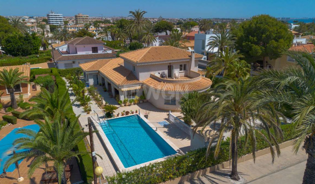 Villa - Odsprzedaż - Cabo Roig - Costa Blanca