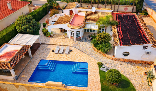 Villa - Odsprzedaż - Cabo Roig - Costa Blanca
