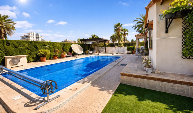 Villa - Odsprzedaż - Cabo Roig - Costa Blanca
