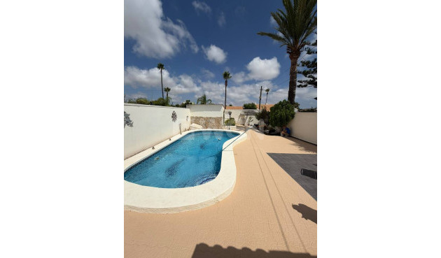 Villa - Odsprzedaż - Cabo Roig - Costa Blanca