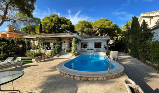 Villa - Odsprzedaż - Campoamor - Costa Blanca