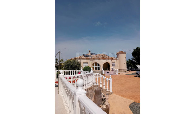 Villa - Odsprzedaż - Catral - Costa Blanca