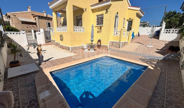 Villa - Odsprzedaż - Ciudad Quesada - 38197