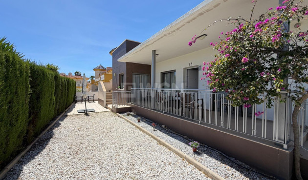 Villa - Odsprzedaż - Ciudad Quesada - Dona Pepa