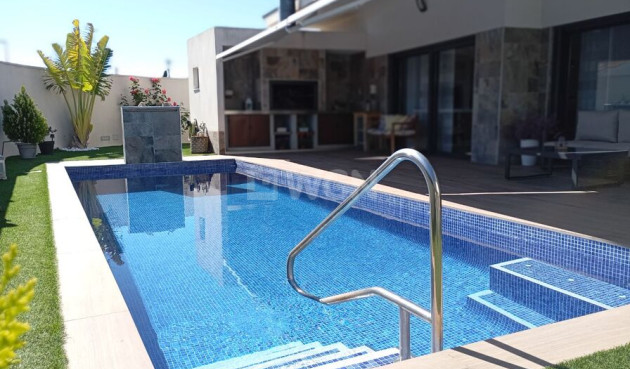 Villa - Odsprzedaż - Daya Nueva - Costa Blanca