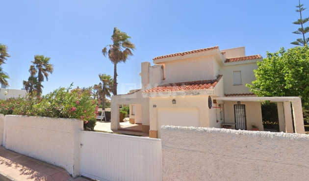 Villa - Odsprzedaż - La Manga del Mar Menor - 70684