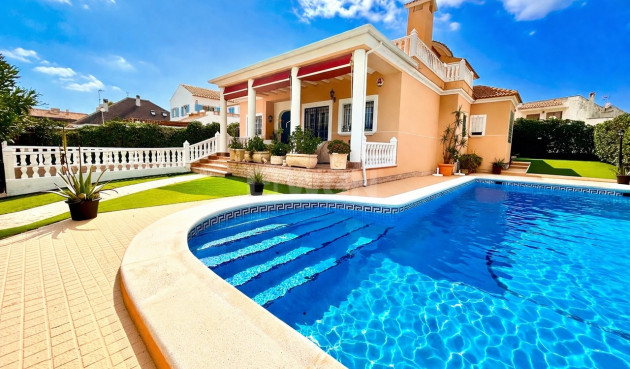 Villa - Odsprzedaż - La Mata - Costa Blanca