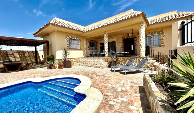 Villa - Odsprzedaż - La Zenia - Costa Blanca