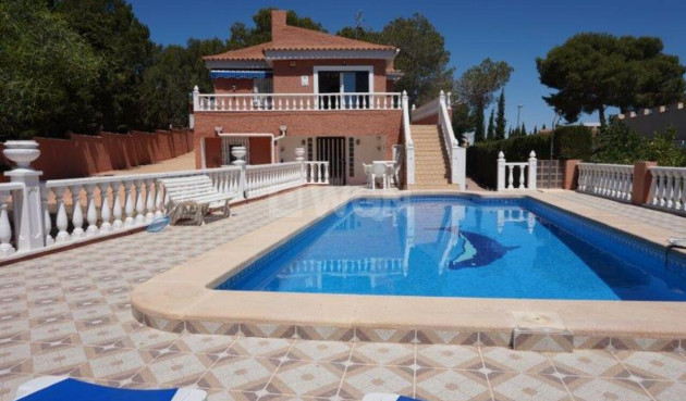 Villa - Odsprzedaż - Los Balcones - Costa Blanca