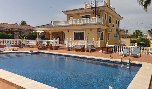 Villa - Odsprzedaż - Los Balcones - Costa Blanca