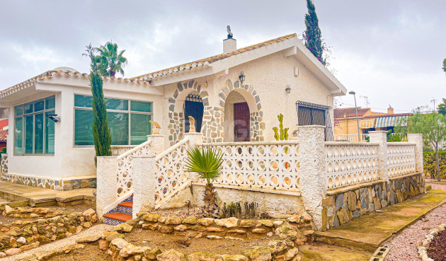 Villa - Odsprzedaż - Los Balcones - Costa Blanca