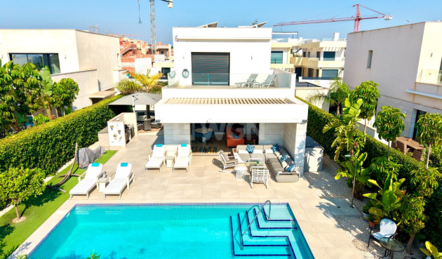 Villa - Odsprzedaż - Los Montesinos - Costa Blanca