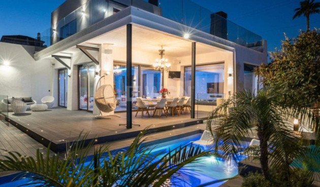 Villa - Odsprzedaż - Marbella - Nueva Andalucia