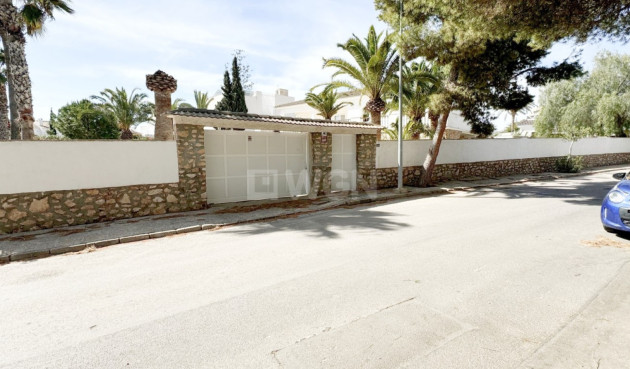 Villa - Odsprzedaż - Orihuela Costa - 18178