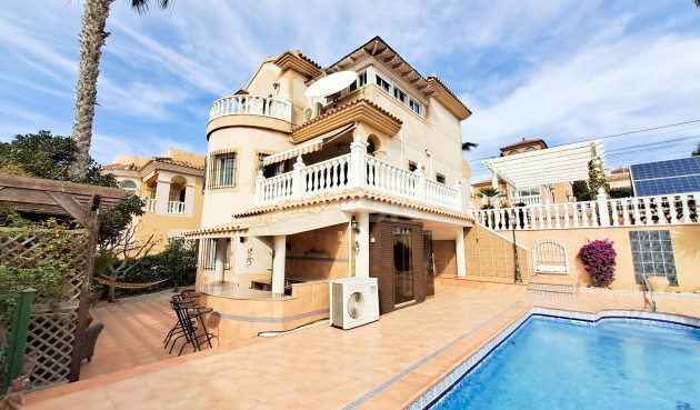 Villa - Odsprzedaż - Orihuela Costa - Altos De Campoamor