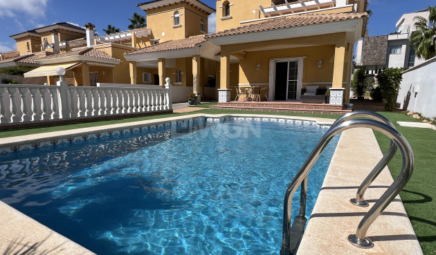 Villa - Odsprzedaż - Orihuela Costa - Costa Blanca