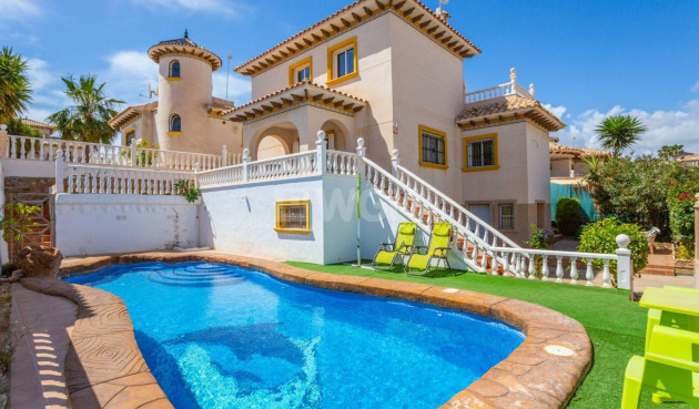 Villa - Odsprzedaż - Orihuela Costa - La Zenia