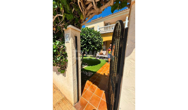 Villa - Odsprzedaż - Orihuela Costa - Lomas de Cabo Roig