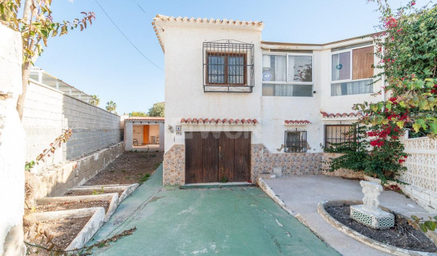 Villa - Odsprzedaż - Orihuela Costa - Punta Prima