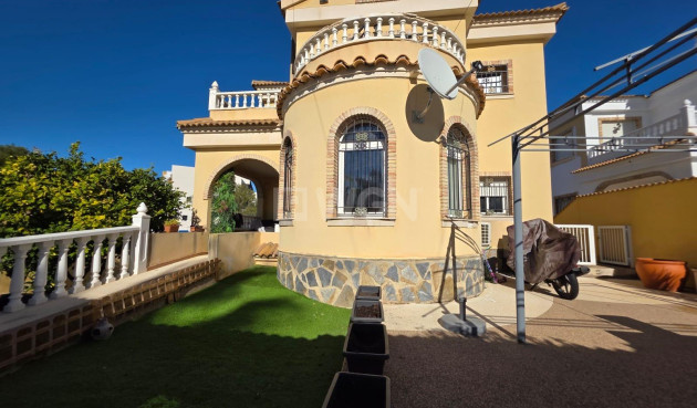 Villa - Odsprzedaż - Orihuela Costa - Villamartín-las Filipinas