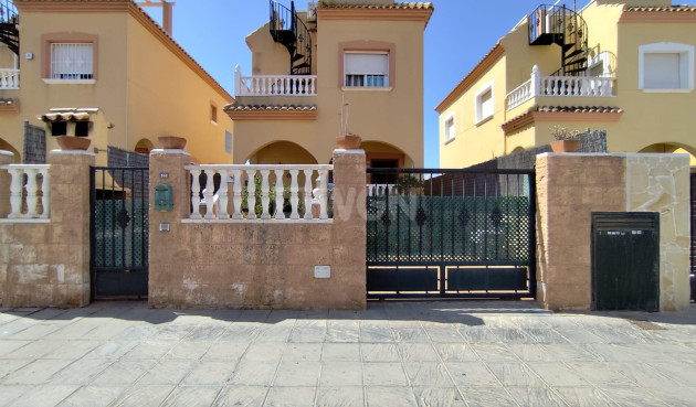 Villa - Odsprzedaż - Torrevieja - Aguas Nuevas 1