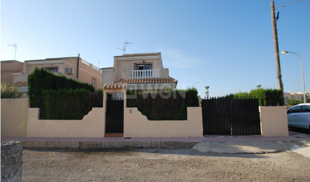 Villa - Odsprzedaż - Torrevieja - La Siesta - El Salado - Torreta