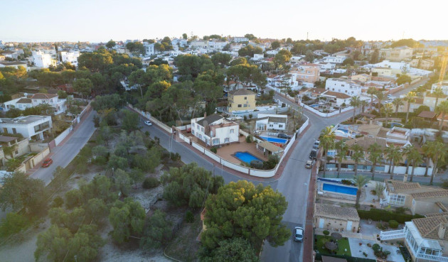 Villa - Odsprzedaż - Torrevieja - Los Balcones - Los Altos del Edén