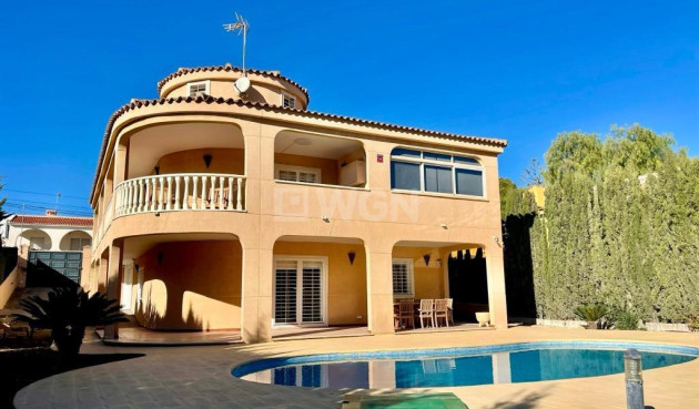 Villa - Odsprzedaż - Torrevieja - Los Balcones