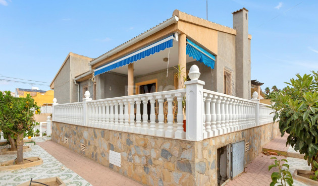 Villa - Odsprzedaż - Torrevieja - Nueva Torrevieja