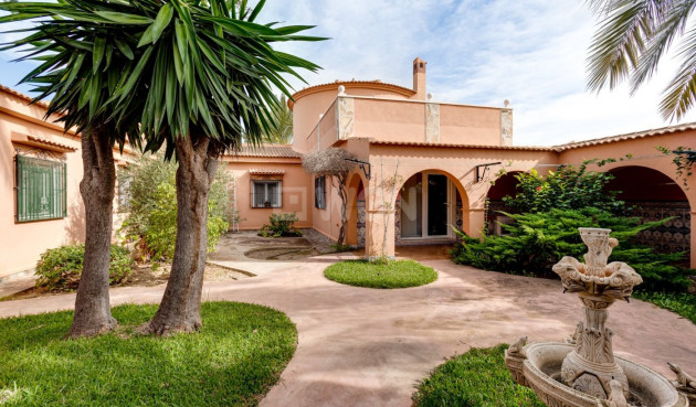 Villa - Odsprzedaż - Torrevieja - San Luis