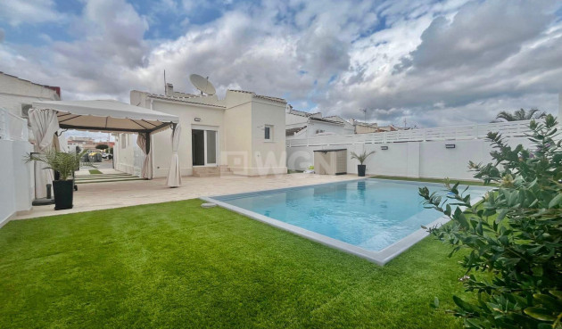 Villa - Odsprzedaż - Torrevieja - San Luis