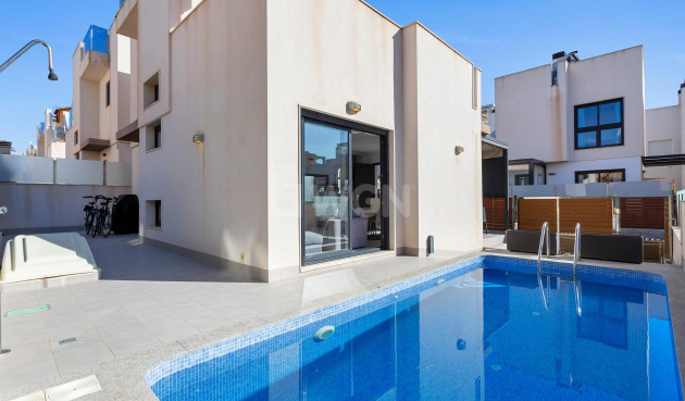 Villa - Odsprzedaż - Torrevieja - Sector 25