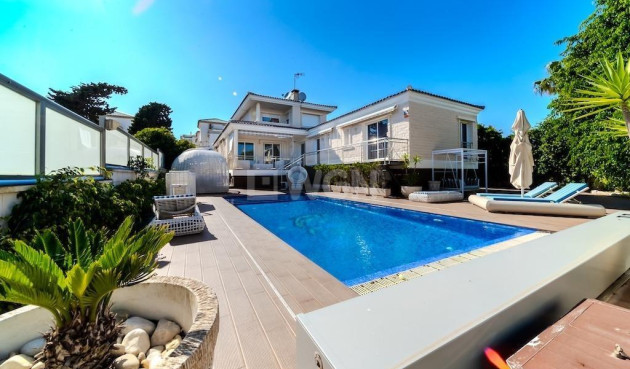 Villa - Odsprzedaż - Torrevieja - Torre La Mata