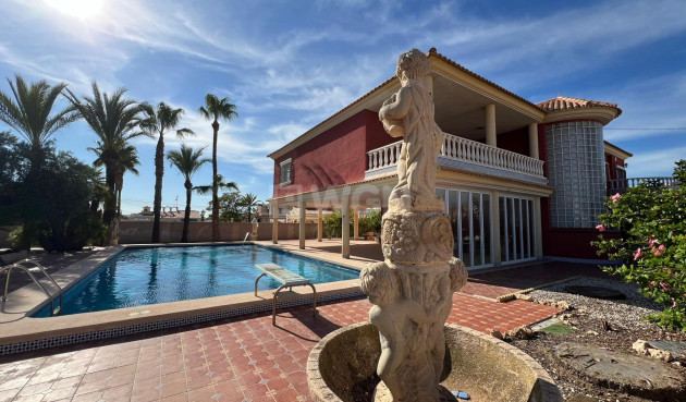 Villa - Odsprzedaż - Torrevieja - Torreta Florida