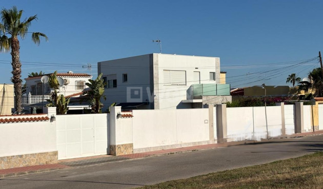 Villa - Odsprzedaż - Torrevieja - Torreta Florida