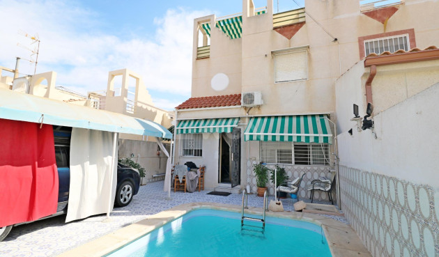 Villa - Odsprzedaż - Torrevieja - Torretas