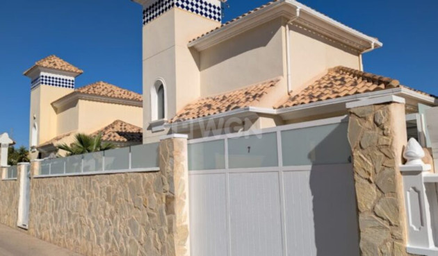 Villa - Odsprzedaż - Villamartin - Costa Blanca