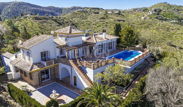 Villa - Odsprzedaż - Vinuela - Inland