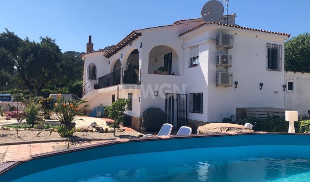 Villa - Resale - Alcalalí - Inland