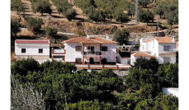 Villa - Resale - Alcaucín - Inland