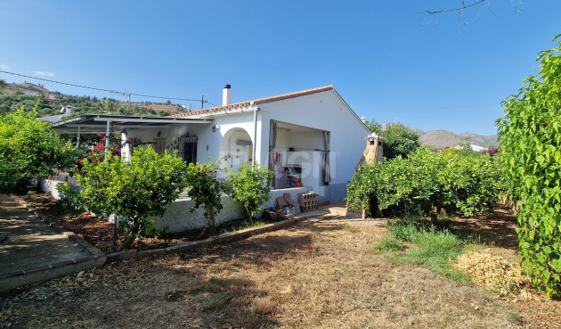 Villa - Resale - Alcaucín - Inland