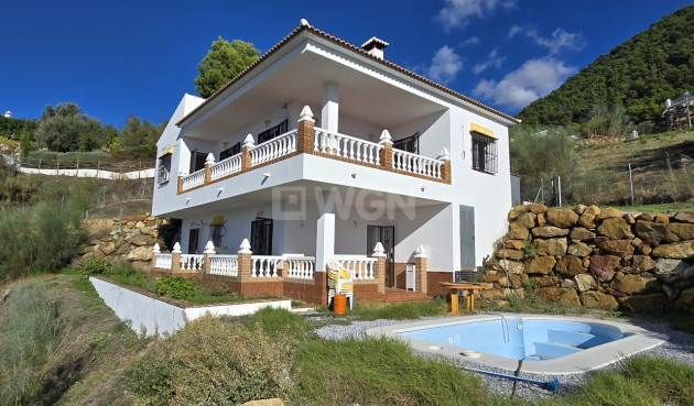 Villa - Resale - Alcaucín - Inland