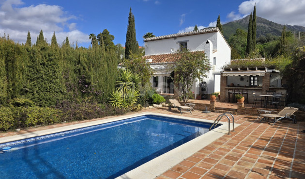 Villa - Resale - Alcaucín - Inland