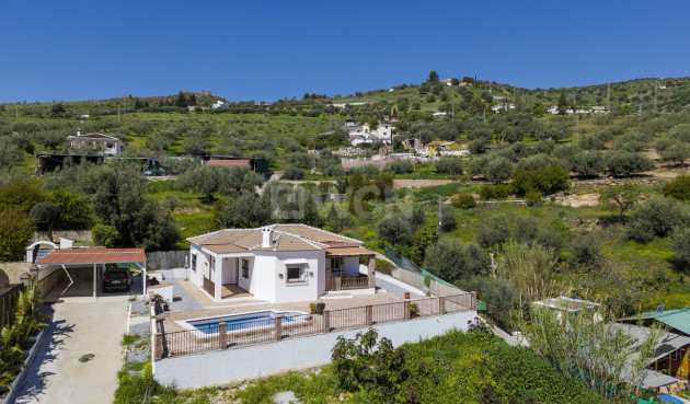 Villa - Resale - Alcaucín - Inland