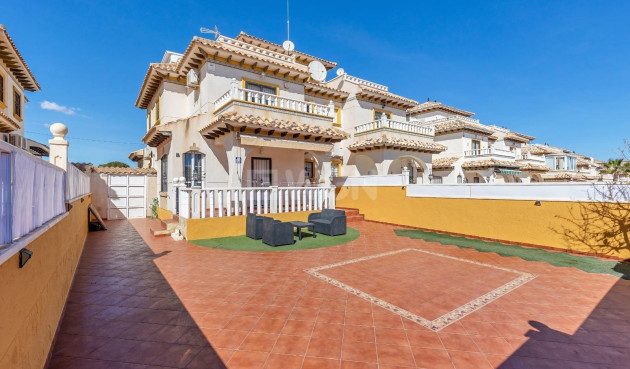 Villa - Resale - Cabo Roig - 83254